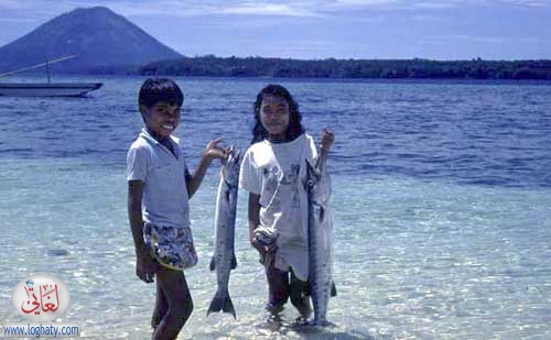 children with fish